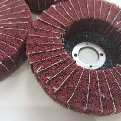 Aluminium Non Woven Flap Disc Buffing Wheel Nylon Fiber 6 Inch For Grinding Metal