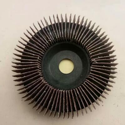 Curved 320 Grit 40 Grit Flap Wheel Disc Aluminium Oxide For Metal Custom