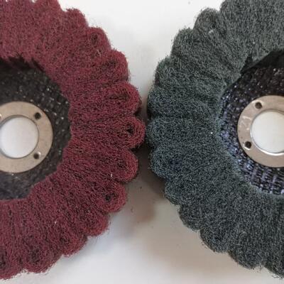 Unmounted Nonwoven Aluminium Oxide Flap Disc 115mm For Polishing Wood Metal