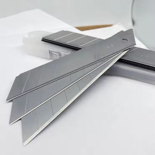 Retractable 18mm Snap Off Utility Knife Blade With Precision Honed Edge